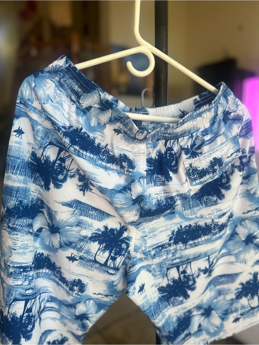 Men's Blue Tropical Print Swim Trunks size XXL.
